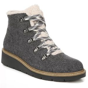 Dr. Scholl’s So Cozy Boots Size 9